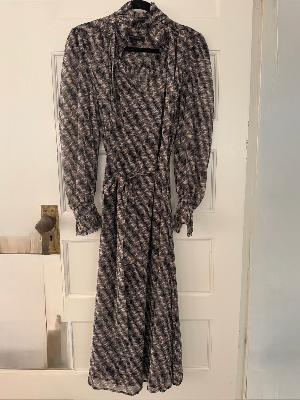 Banana Republic Black and Gray Printed Long Sleeve Maxi Dress